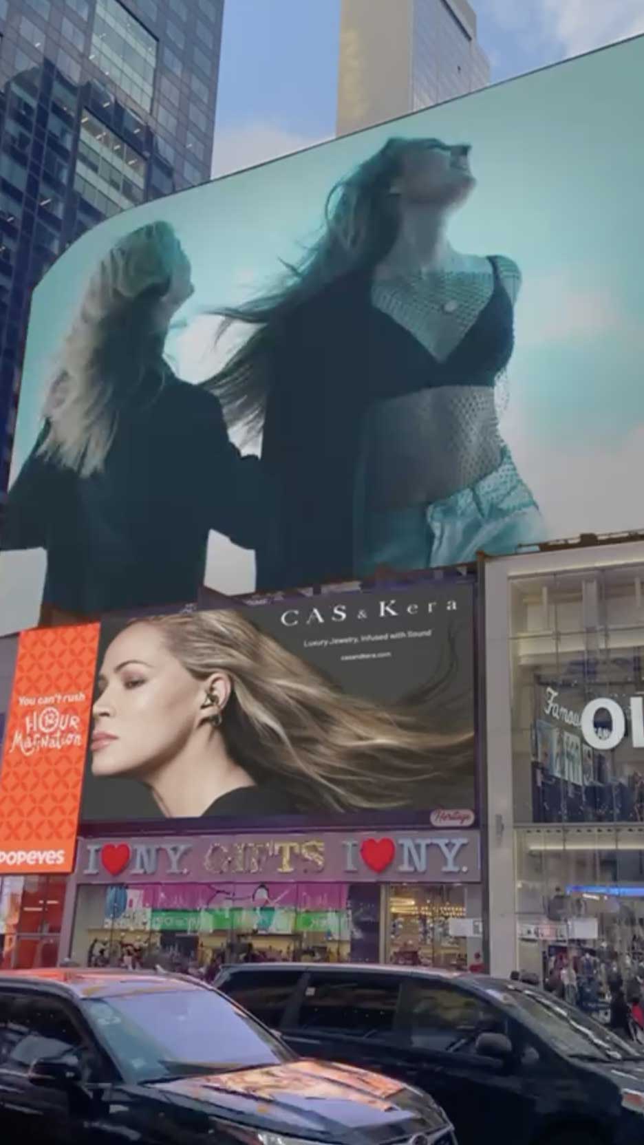 CAS&Kera Arrives in Times Square